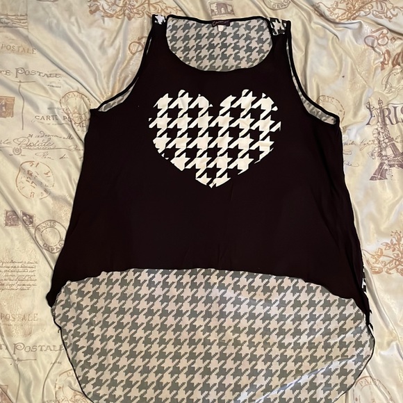 Black shirt - Picture 1 of 1